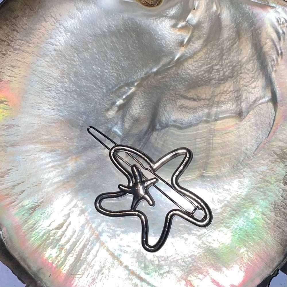 Double starfish hair clip